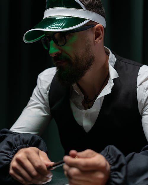 Valtiontakaus Ikäraja: Säädökset, Määritykset Ja Käytännöt